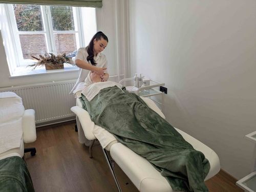 Kozmetika szaktanterem átadása